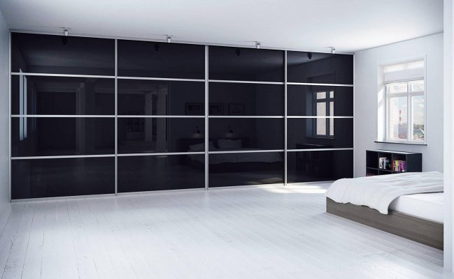 Встроенный шкаф-купе во всю стену