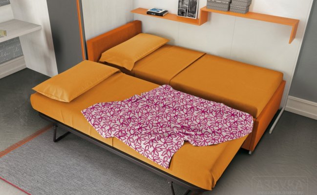 Шкаф-стенка с навесным столиком