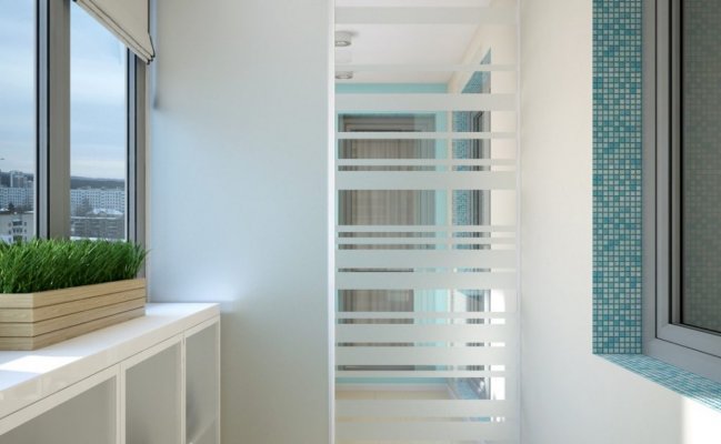 Шкаф для балкона с зеркальными дверцами