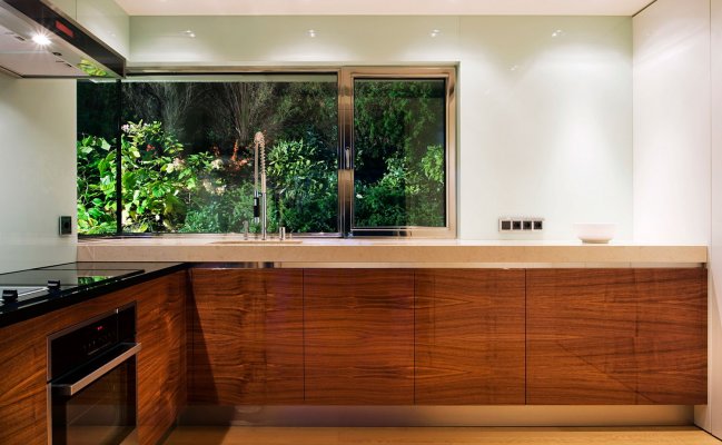 Навесная кухня фасады дерево