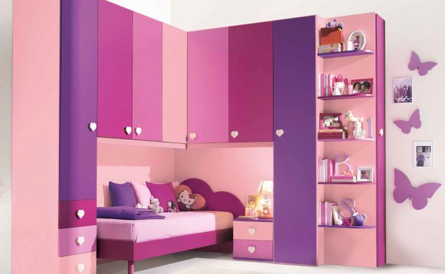 Распашной шкаф-стенка в детскую
