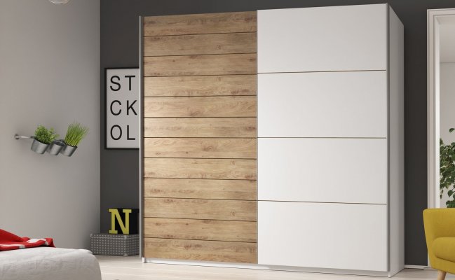 Шкаф-купе с белыми фасадами и цветом дуба