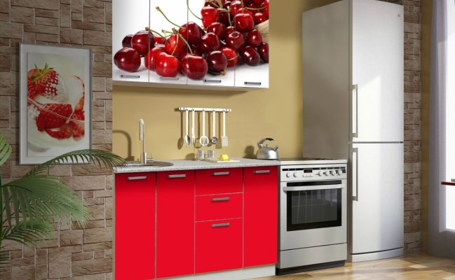 Маленькая кухня с фасадами красного цвета