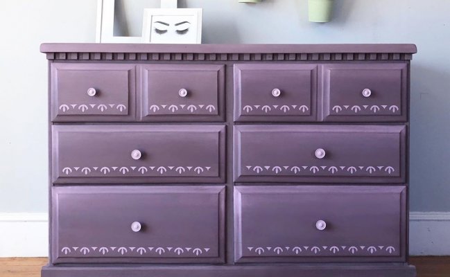 Фиолетовый комод