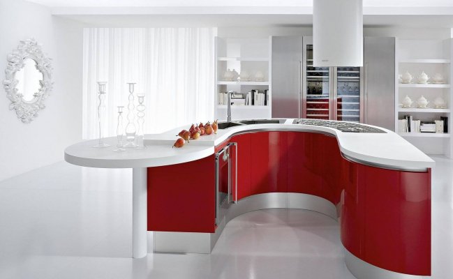 Кухня с радиусными фасадами у острова и закругленной барной стойкой