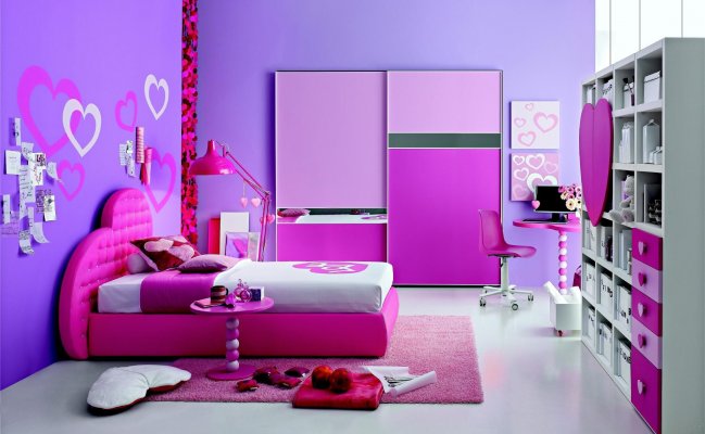 Шкаф-купе с розовыми и сиреневыми фасадами