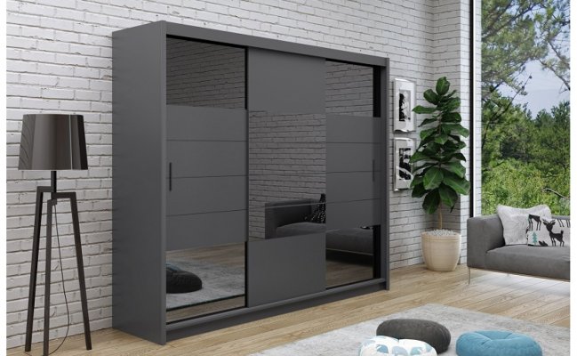 Глянцевый шкаф-купе с стеклянными вставками