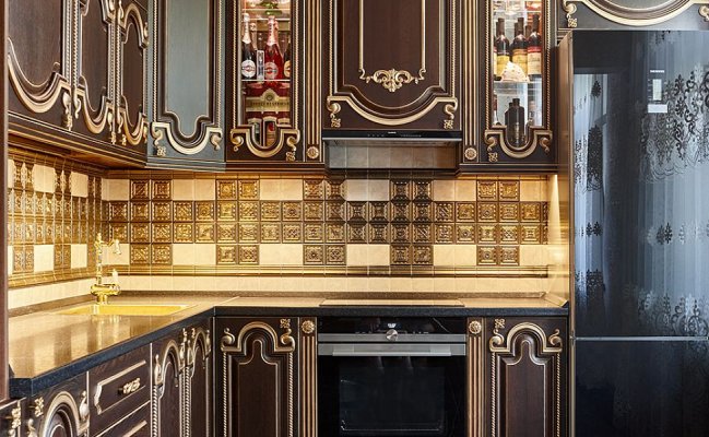 Кухня в коричневом цвете