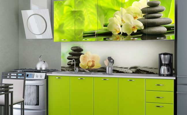 Кухня зеленого цвета с фотопечатью на фасадах