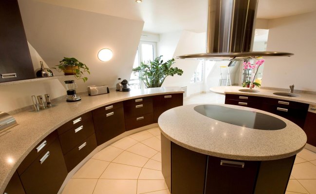 Круглая кухня с островом