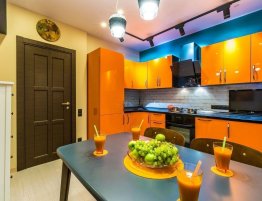 Купить Угловая кухня с темной столешницей в каталоге Из пвх