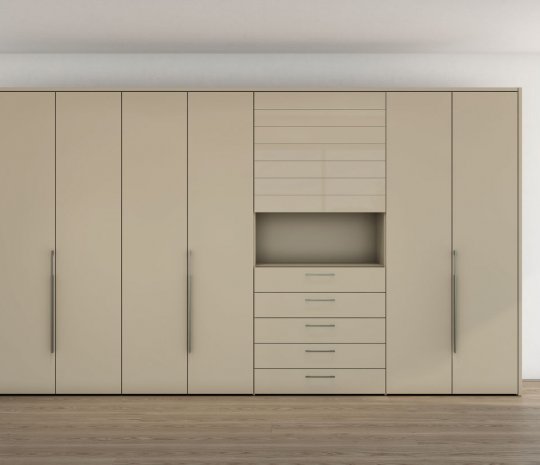 Большой распашной шкаф с ящиками 