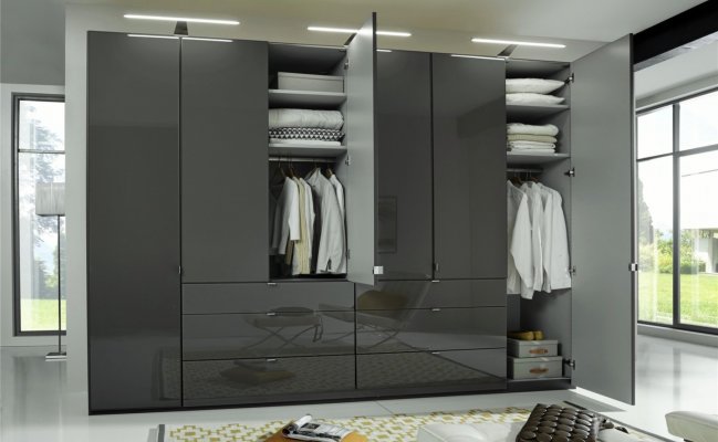 Шкаф распашной встроенный