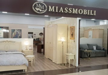 Магазин MIASSMOBILI, где можно купить верхнюю одежду в России