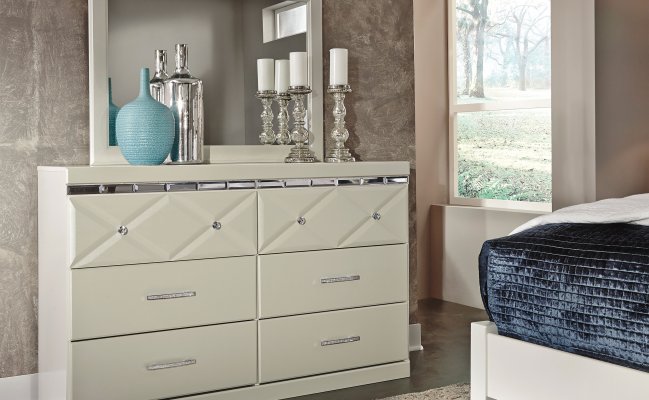 Белый комод для спальни