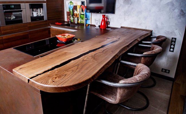 П-образная кухня с барной стойкой