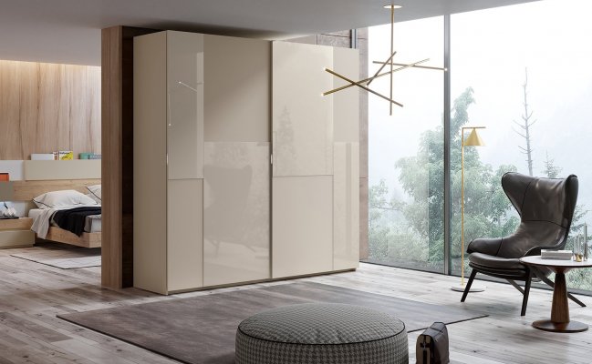 Шкаф с двумя раздвижными дверями