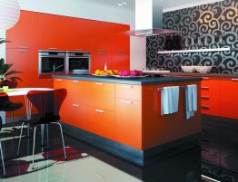 Купить Угловая большая кухня с оранжевыми фасадами в каталоге Из пвх