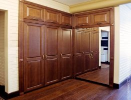 Купить Встроенный распашной шкаф с зеркалом в каталоге В коридор