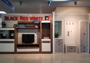 Магазин Black Red White, где можно купить верхнюю одежду в России