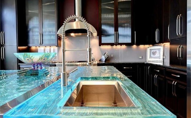 Угловая кухня с фасадами венге