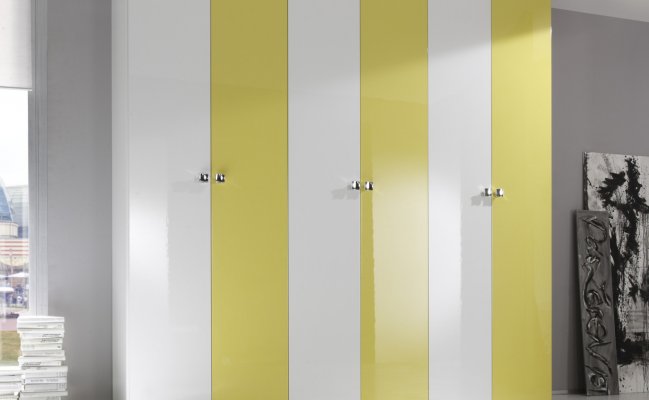 Шкаф распашной жёлто-белый