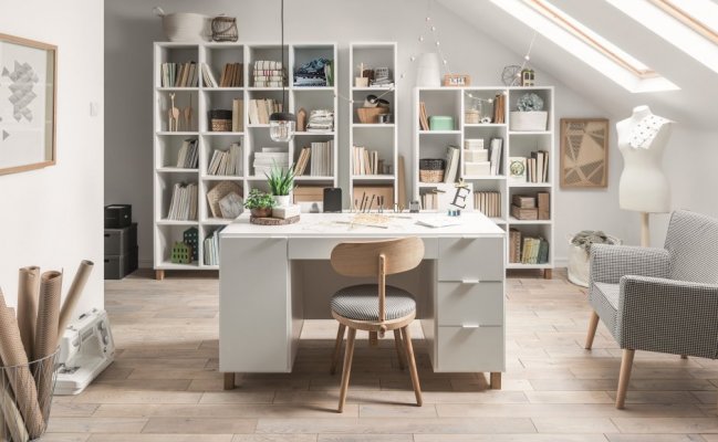 Шкаф-стеллаж для книг в скандинавском стиле