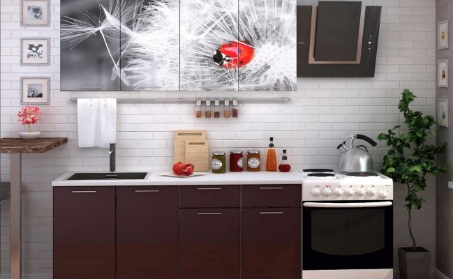 Прямая кухня с фотопечатью на глянцевых фасадах