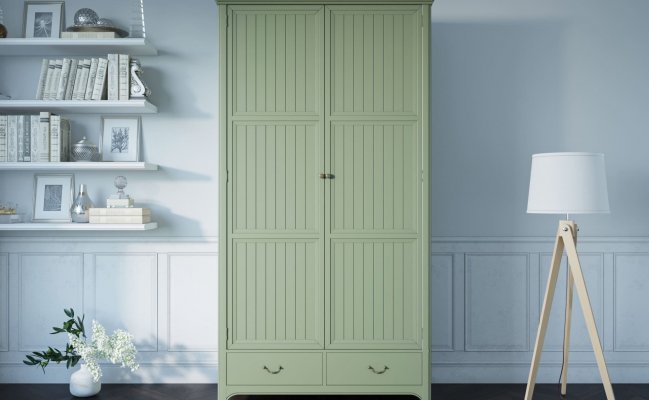Двухстворчатый шкаф оливкового цвета