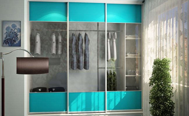 Раздвижной шкаф с стеклянными дверцами