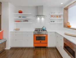 Продажа Кухня угловая с белыми фасадами и открытыми полками в каталоге Купить Кухня угловая с белыми фасадами и открытыми полками в каталоге