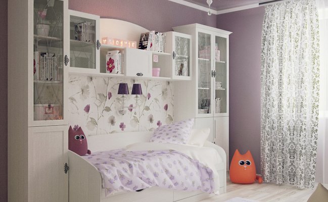 Шкаф с стеклянными фасадами и стелажами