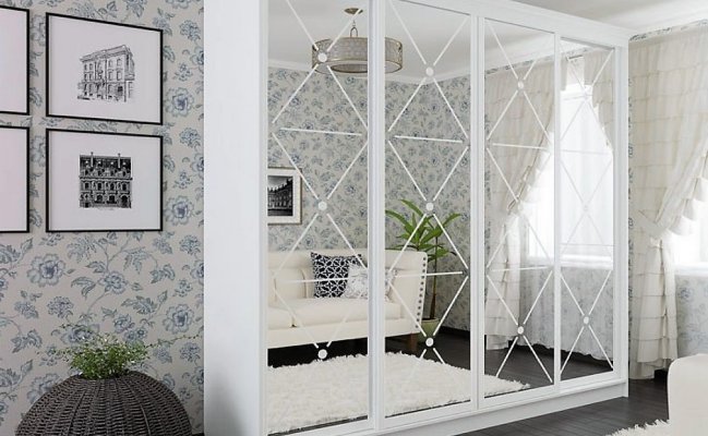 Шкаф купе с зеркалом