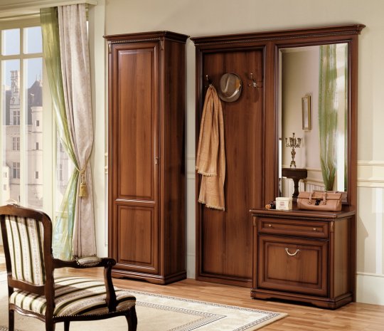 Шкаф-пенал для прихожей