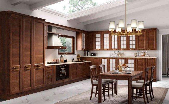 Угловая кухня со стеклянными тонированными фасадами