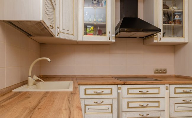 Классическая кухня из шпона