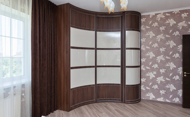 Угловой радиусный шкаф-купе венге