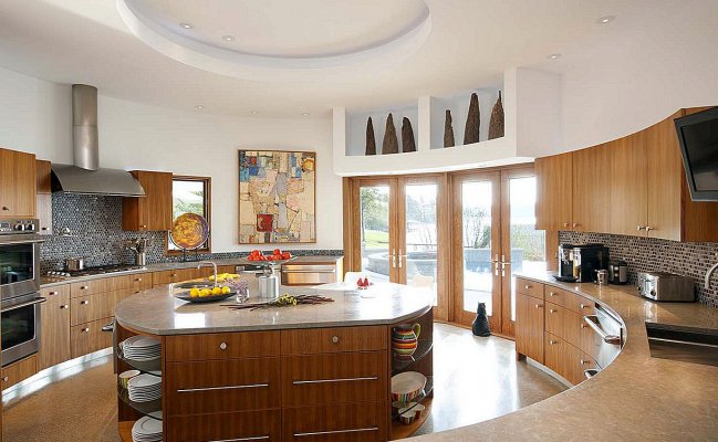 Круглая кухня с островом