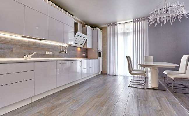 Большая светлая кухня в стиле минимализм