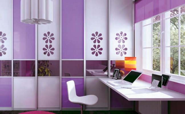 Встроенный шкаф-купе с сиреневыми фасадами