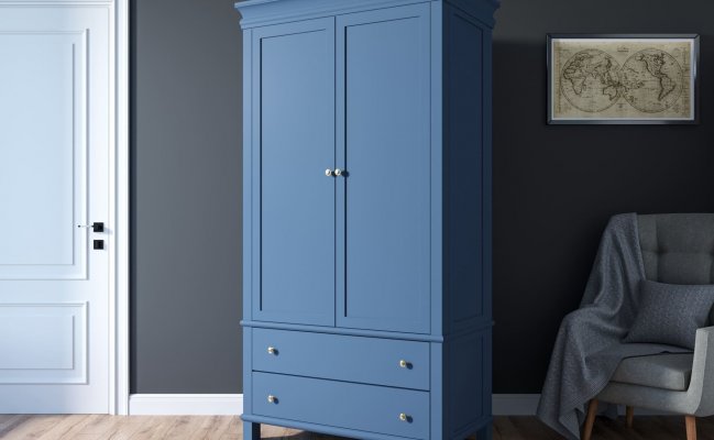 Двухстворчатый шкаф синего цвета