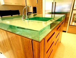 Продажа Кухня с толстым стеклом на столешнице острова в каталоге Купить Кухня с толстым стеклом на столешнице острова в каталоге