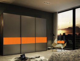 Купить Темный шкаф-купе с оранжевой полосой на фасаде в каталоге В коридор