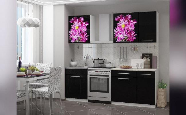 Маленькая кухня с темными фасадами