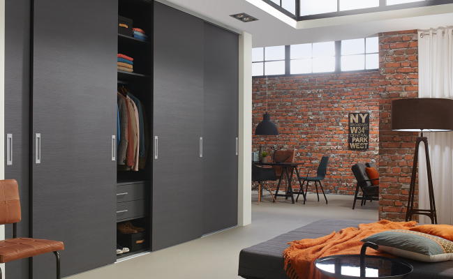 Шкаф купе с черными фасадами