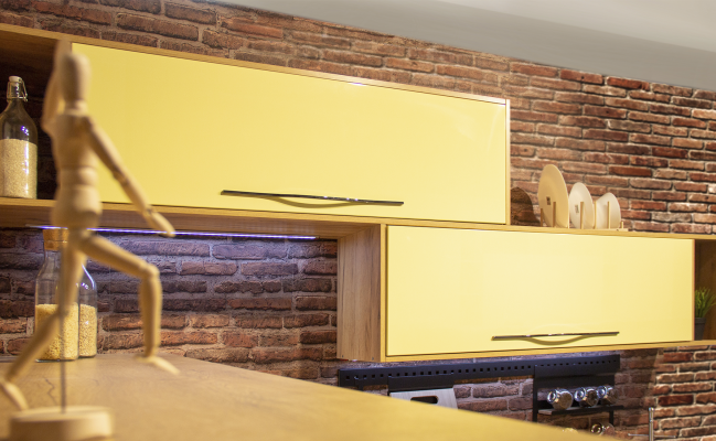 Небольшая П-образная кухня в стиле лофт