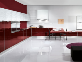 Купить Большая кухня с бордовыми и белыми фасадами совмещенная с обеденной зоной в каталоге Акриловые