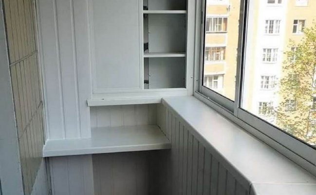 Встроенный шкаф на балкон