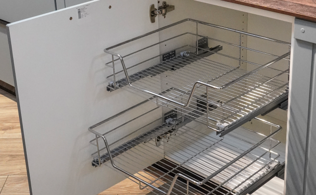 Серо-голубая П-образная кухня в стиле лофт