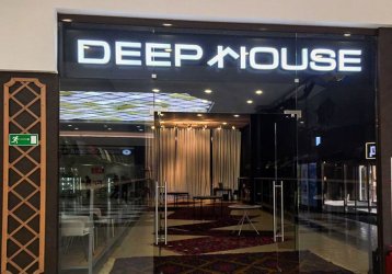 Магазин DeepHouse, где можно купить верхнюю одежду в России